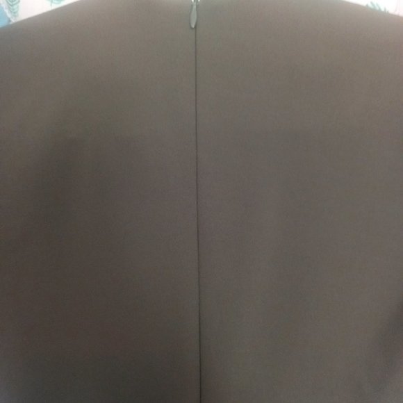 🥳HOST PICK🥳Nookie olive green bombshell plunge v neck body con midi dress (8) - Picture 7 of 9